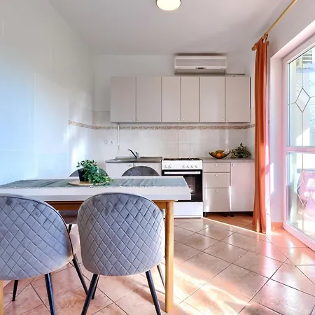 Gordana-1 By Interhome * Labin