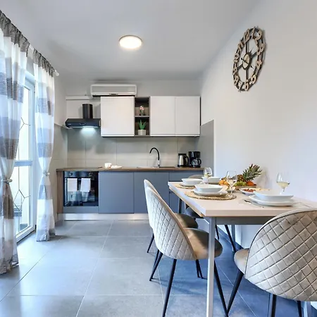 Apartman Gordana-1 By Interhome